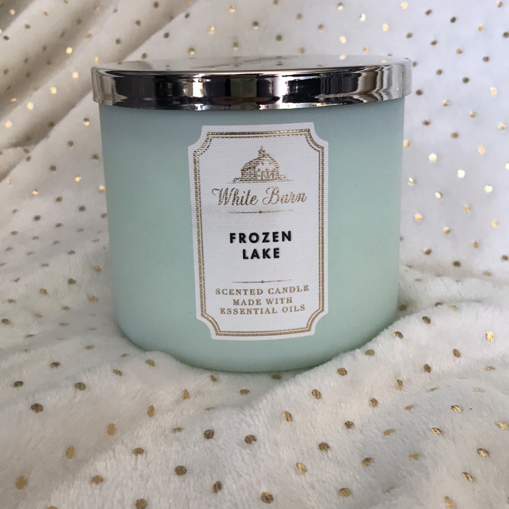NEW 3 wick White Barn/Bath and Body Works candle